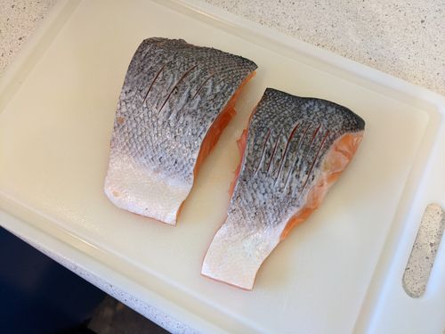 Salmon sliced